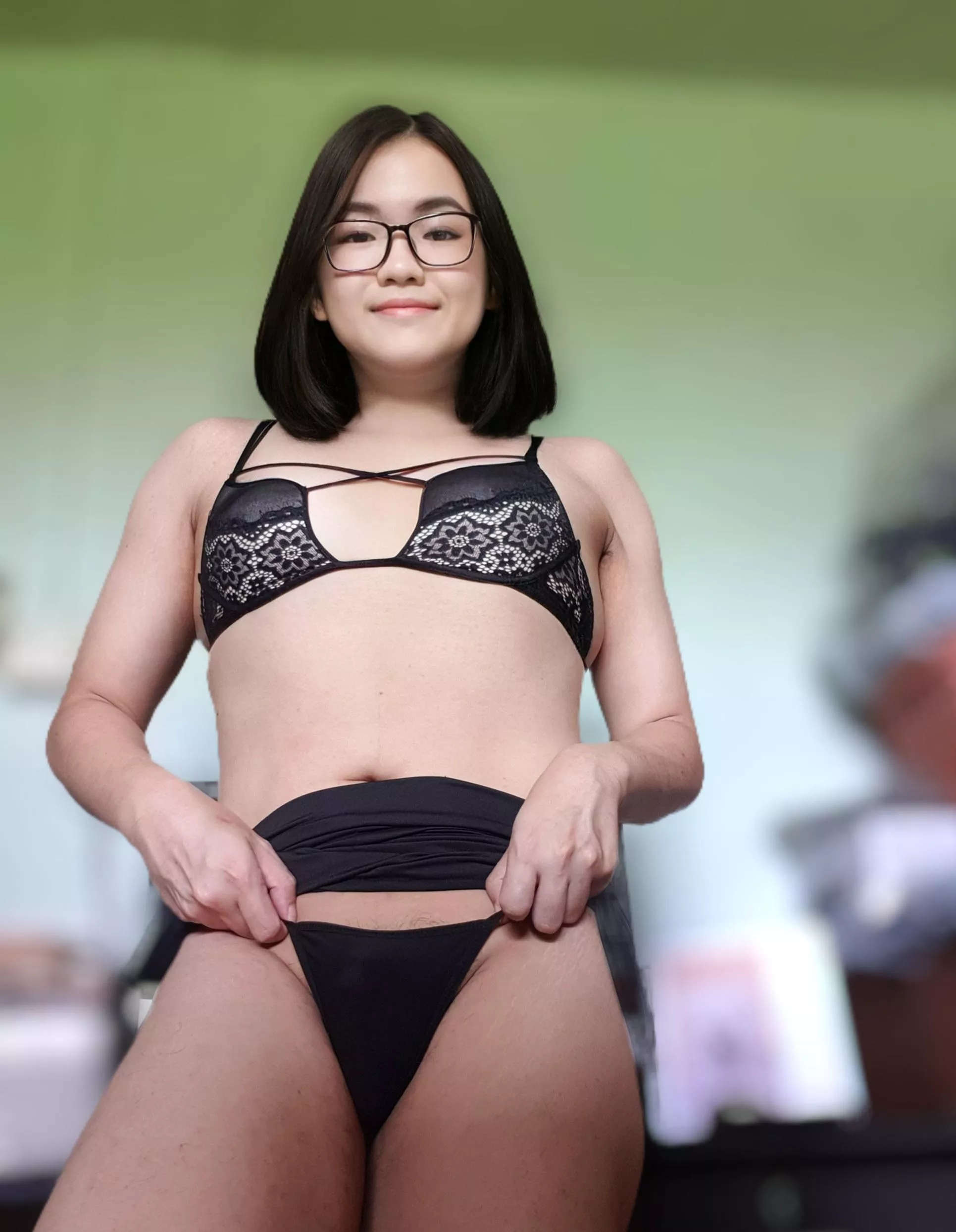 Happy Sunday to whoever sees this!