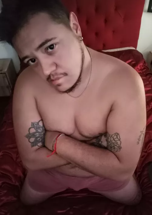 Here ftm hot!! Would you like to pull my boxers down and see how hard my clit gets?