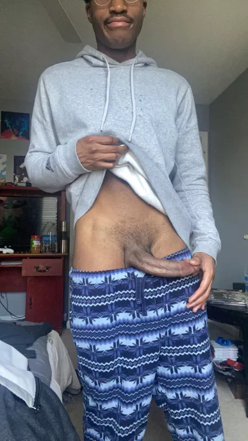 I can almost stretch it across my thigh