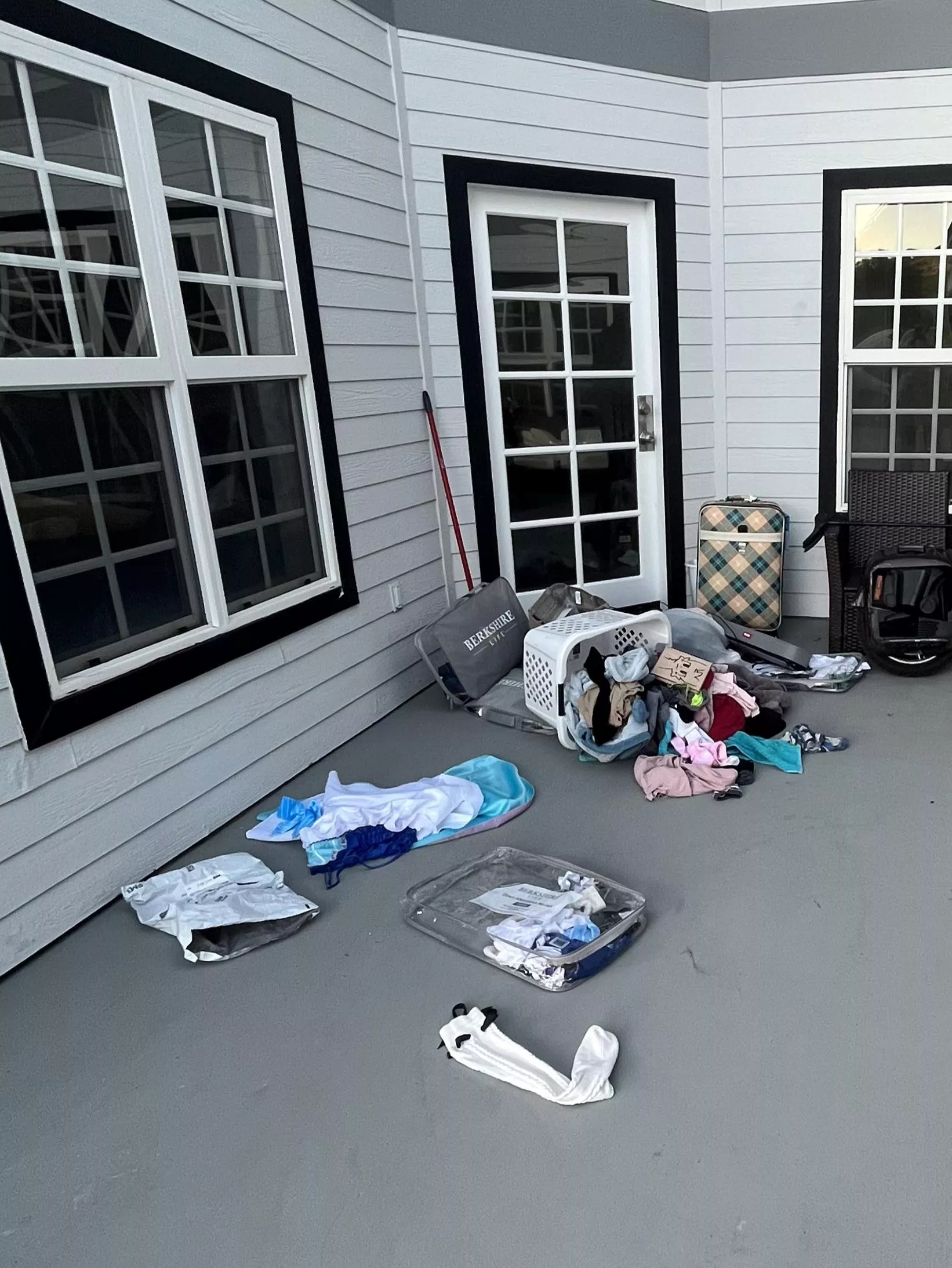 I got kicked out of the house for putting on eyeliner and cute clothes. I can’t believe my parents reject me for being feminine. I’m about to go to bed tonight in some random parking lot.