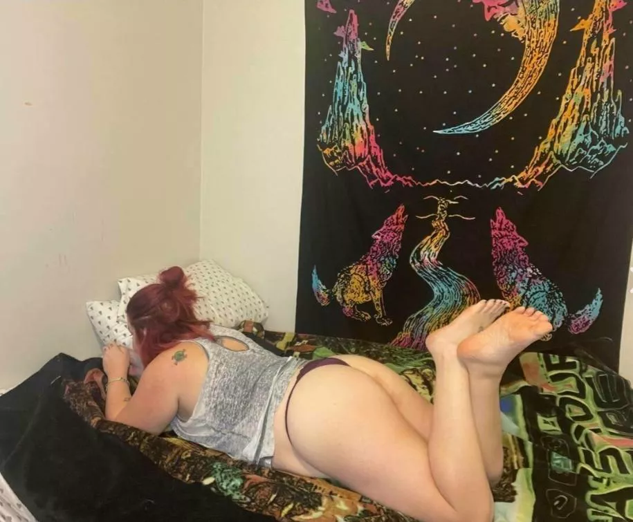 I hate wearing socks hehe