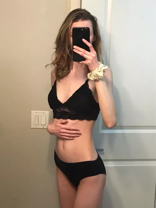 I’m Linnea 💗petite 20 y/o💗