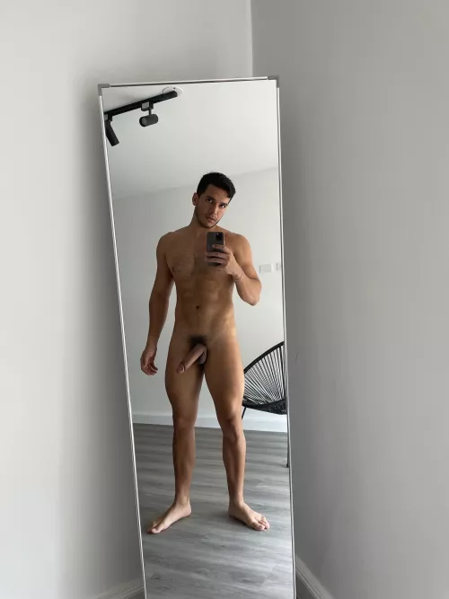 I'm looking for a good ass to give him a dick 😈