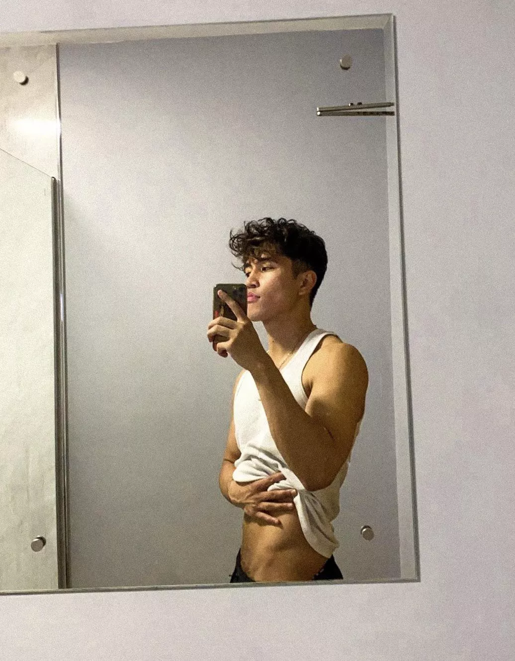 is ur throat itching? Lemme get that for u