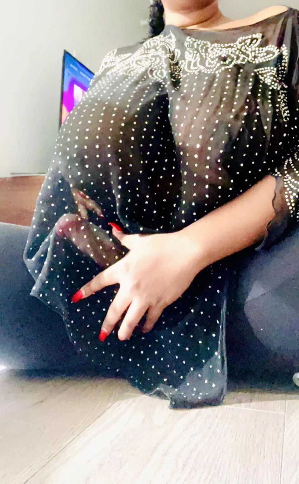 It’s our first date. I’m wearing a really sheer top and you see this peaking through .. Wyd?😈