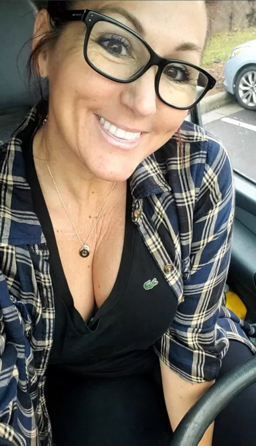 Just your everyday MILF next door running Saturday errands! [51F]