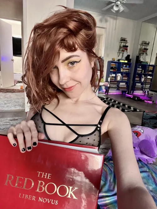 Let’s read Carl Jung to each other and discuss our dreams?🌹