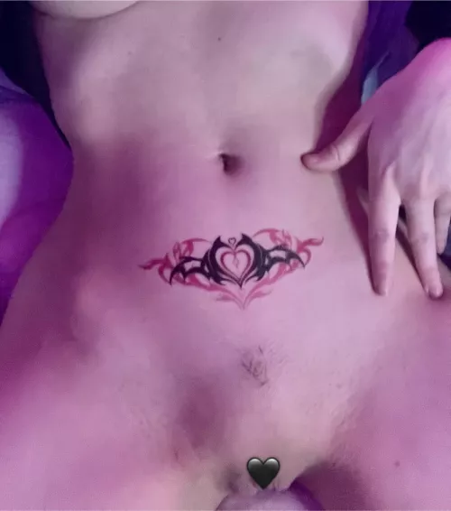 My hips bones look so cute in this picture