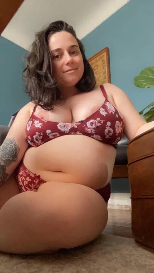 Not sure why I bother with a bralette they never fit right 👀