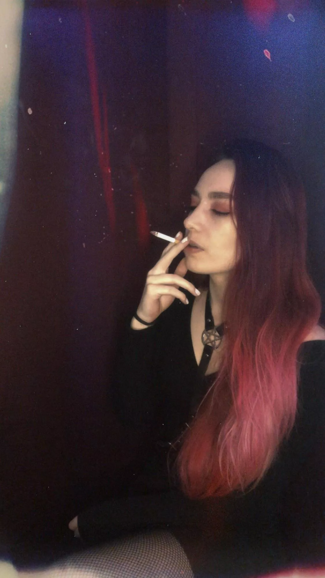 one of the last pictures I took before I broke my phone, at least I love the outfit 🌚