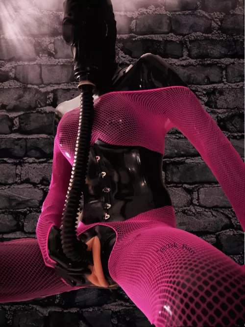 Rubberdoll Talking a sniff