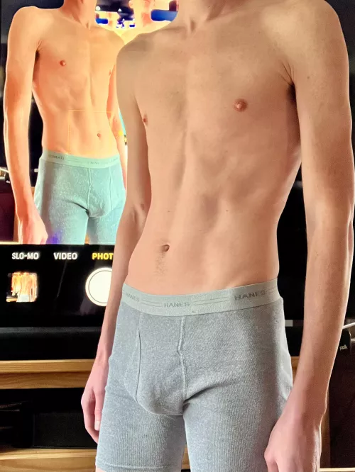 Screen mirroring to the TV