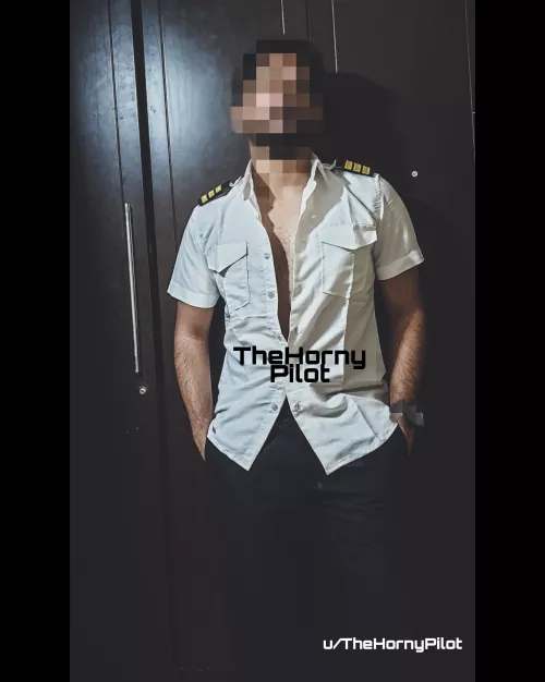 Wanna make me late for my flight? 💦👨🏻‍✈️