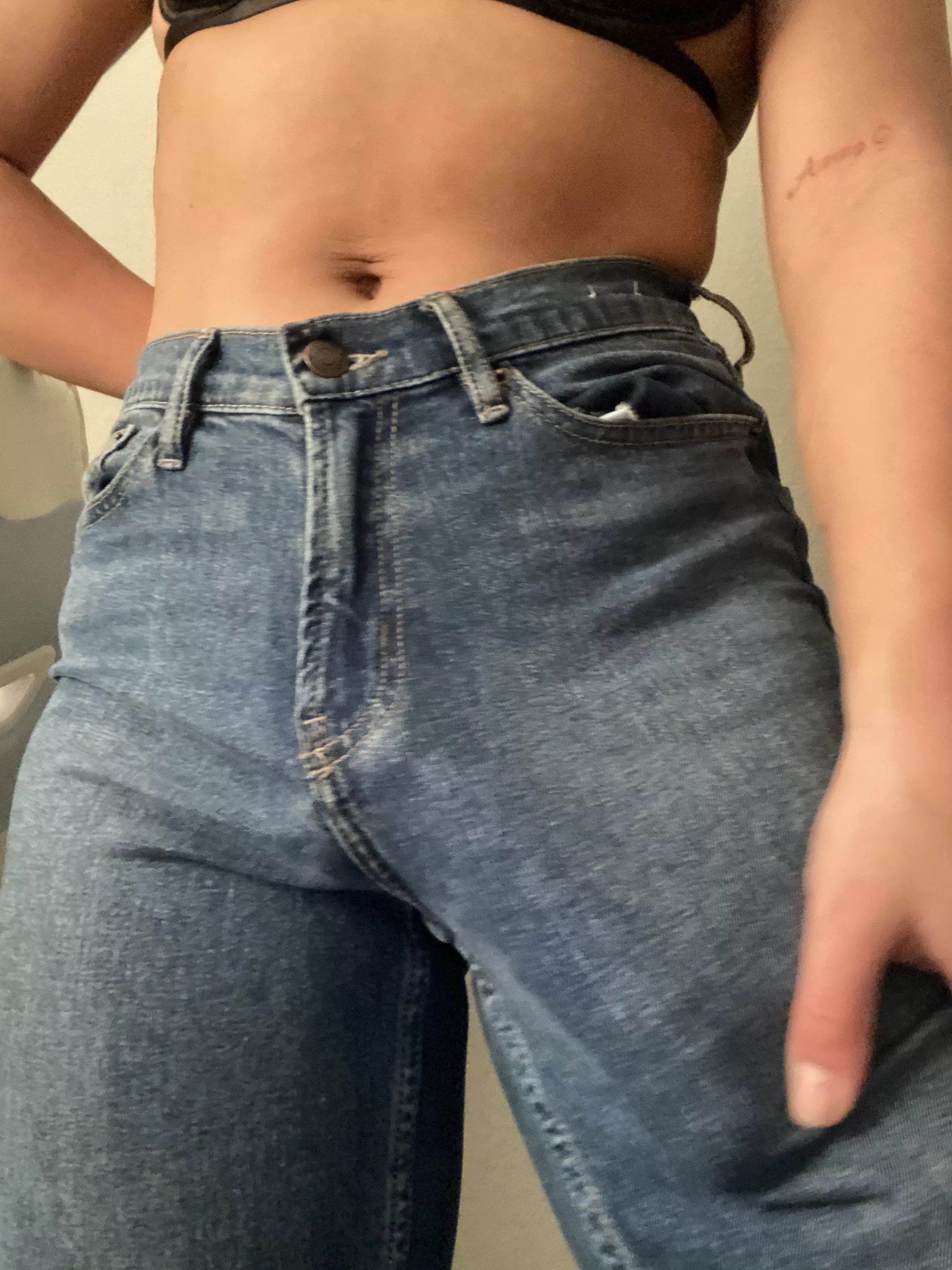 Who wants to unwrap me? once you do we both can play with it ;p