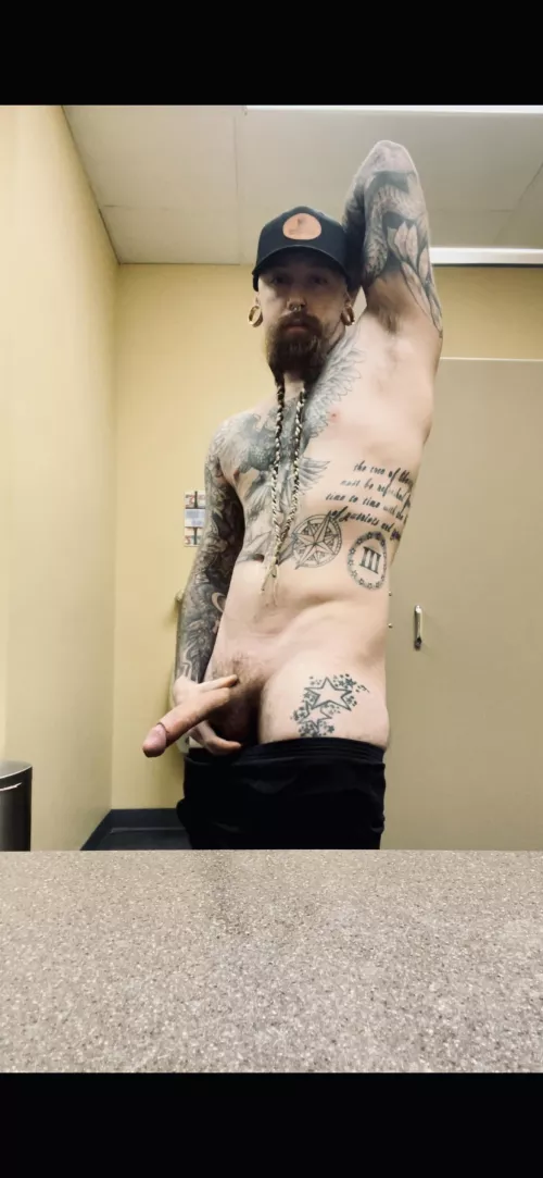 Who’s lifting today ? [m]