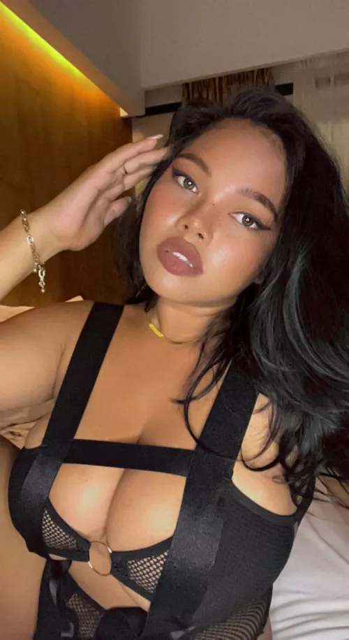 you saw me today because you want to cum on an indonesian girls tits 😜