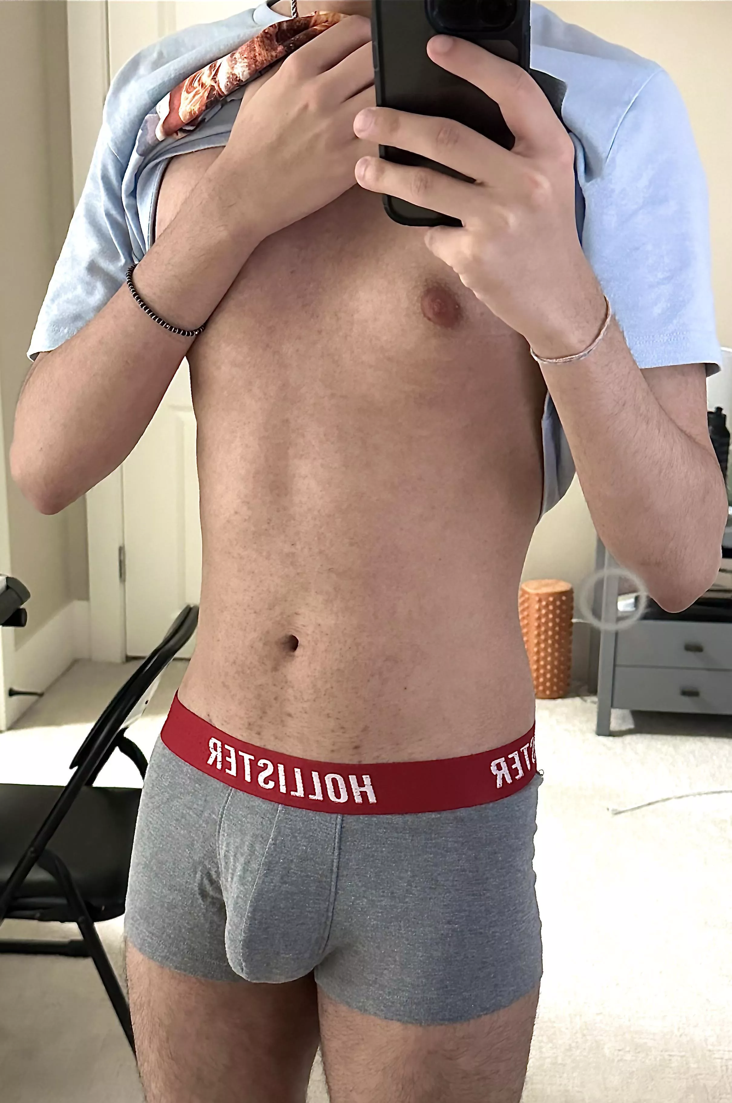 18 slim verbal twink. Looking for fit verbal guys. Add: yokool2