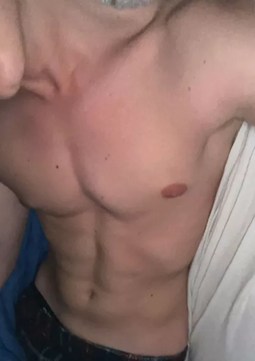 23 if you wanna snap please hmu with face/body pic