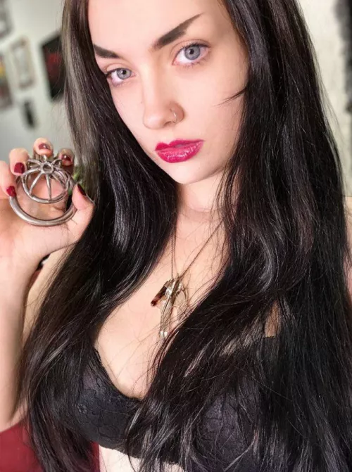 A kinky Mommy who enjoys breaking the fragile male mind and keep their little clitty in a chastity cage for my use only