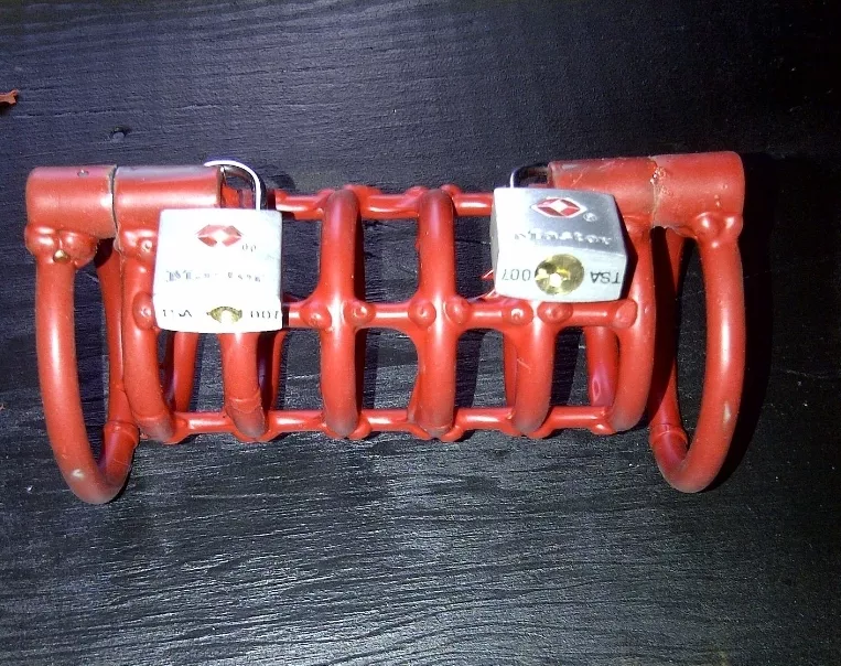 Any male couples want to be locked together for a makeout spanking session?