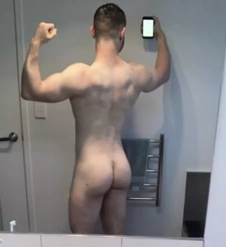 Big glutes for thrusting with 😏