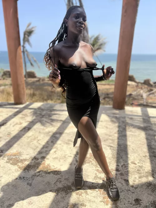 Come fuck me outside