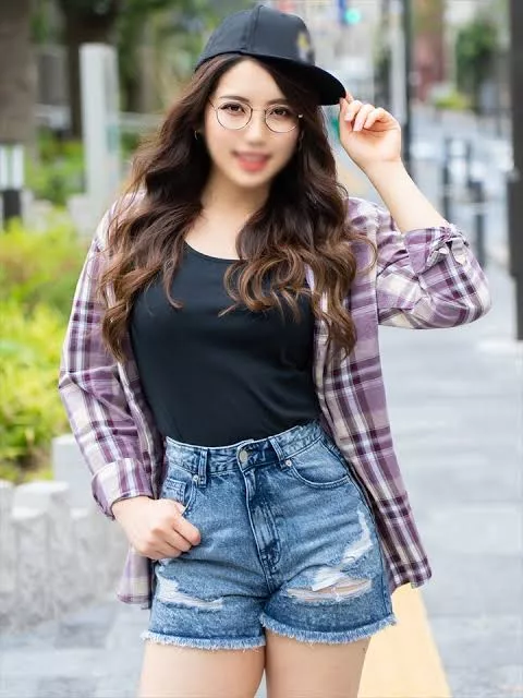 Do you know her name? I only know the CODE FC2 PPV 2439227