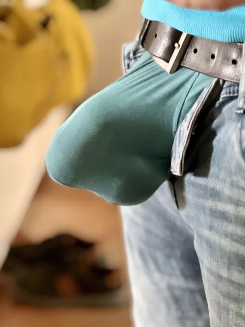 Help: I need to leave but this bulge does not fit in!