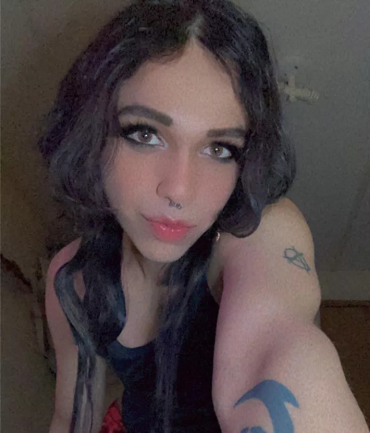 How many licks does it take to get to the center of a Tootsie Pop? 🖤