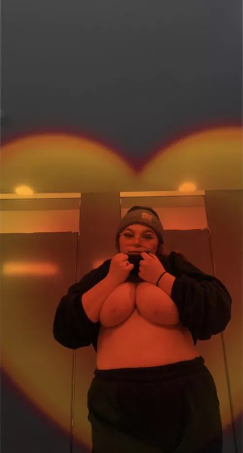 I hope no one walks in ☺️