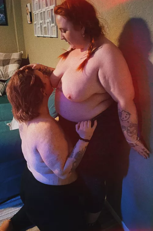 I love feeling her soft lips against my nipples!