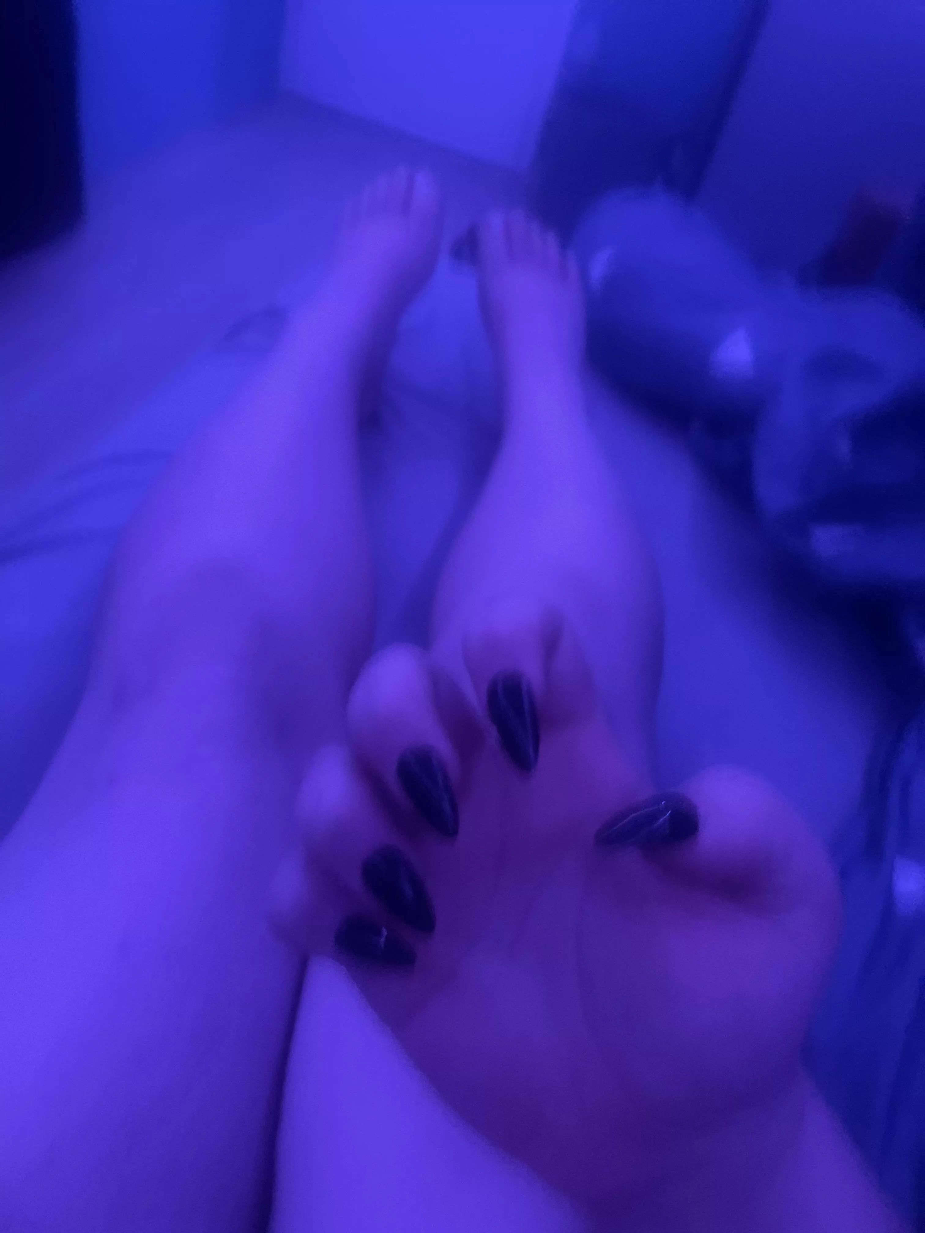 I love my new nails ommmmg 🥰🥰🥰