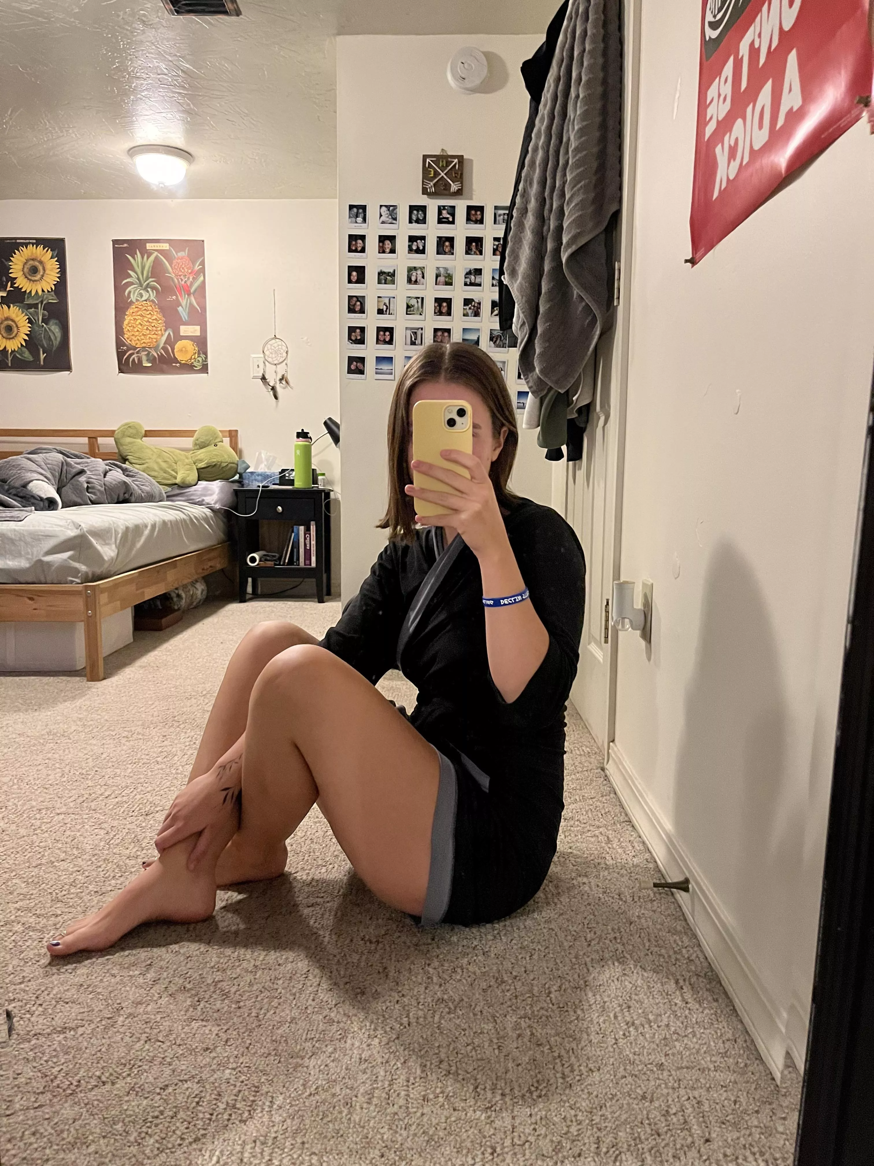 I think my robe is too short;)