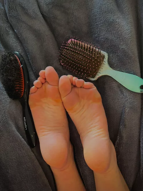 Just think about seeing them in your bed...🤤 Tickle them!