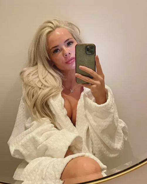 Let's keep Elsa in our Thoughts right now 🙏 😥