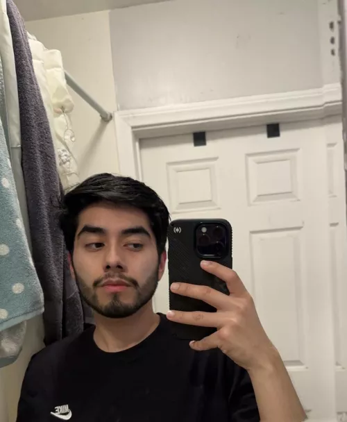 Looking for League or Apex legends Friends :)