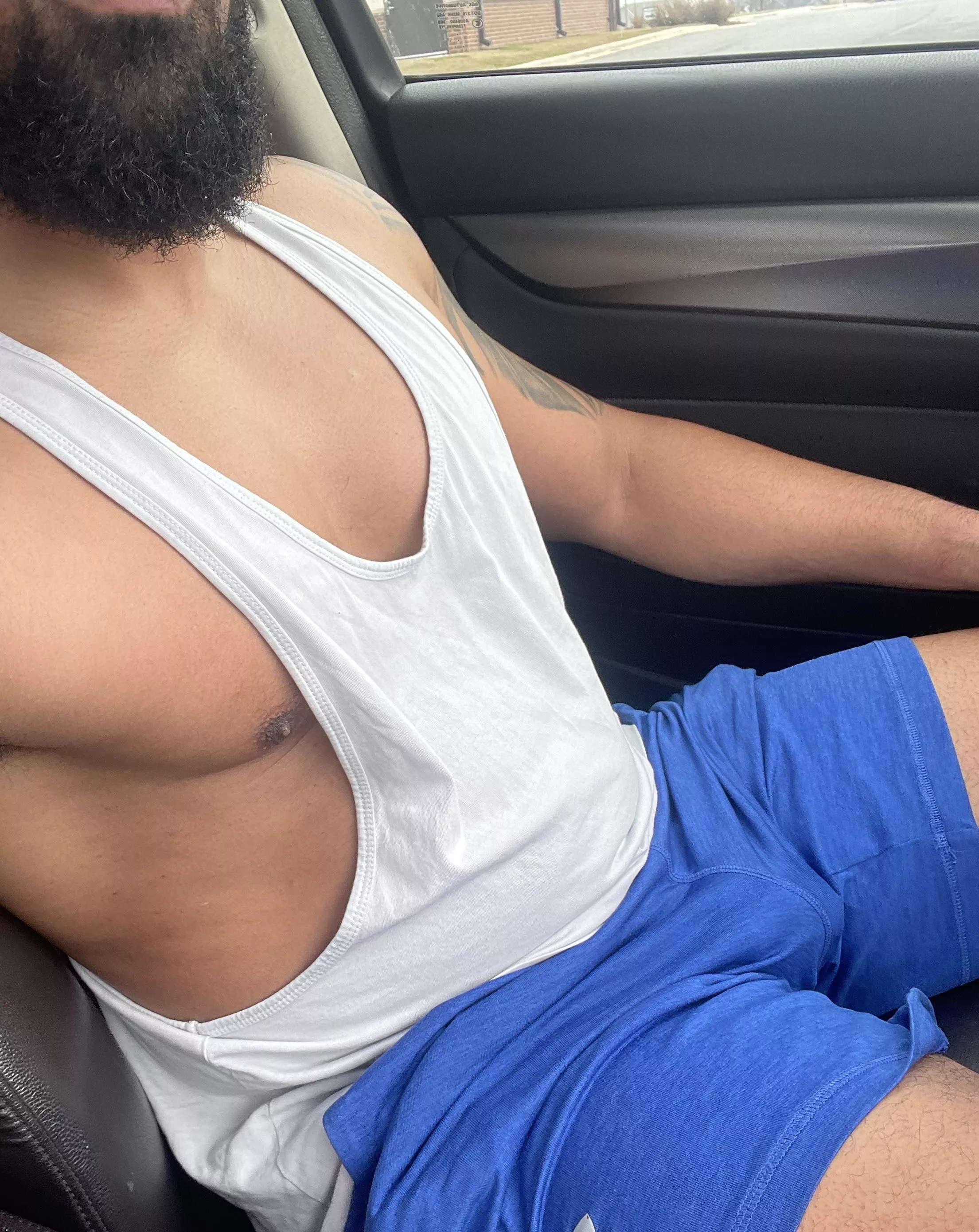 [M]aybe a SAHM or milf will notice?