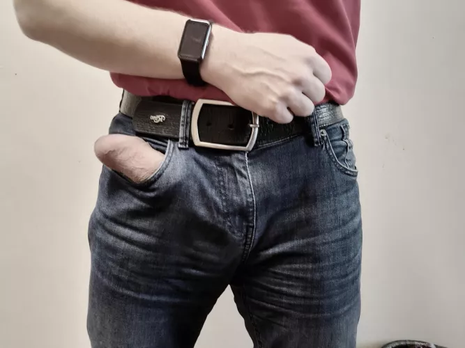 My pocket is empty and full at the same time 😅