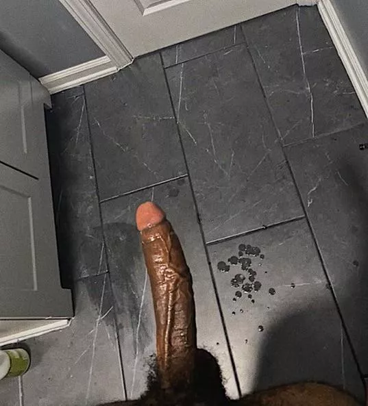 need a big booty fem to come satisfy me(DMs OPEN)