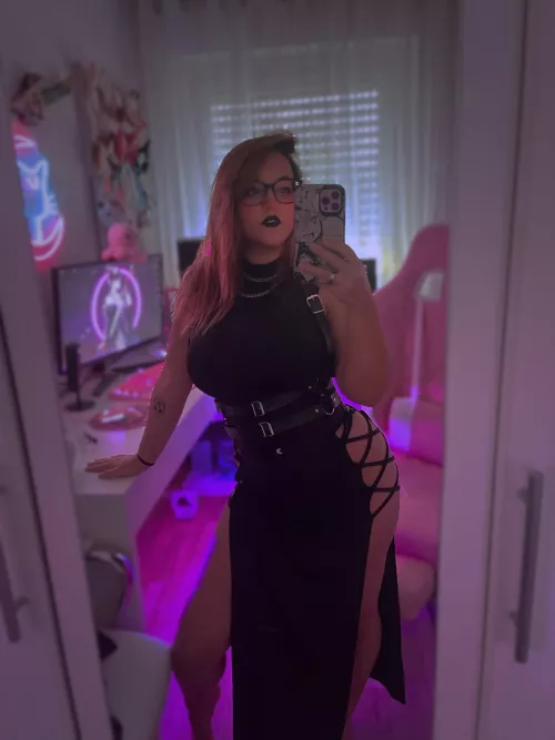 The dress id use on our first date [f]