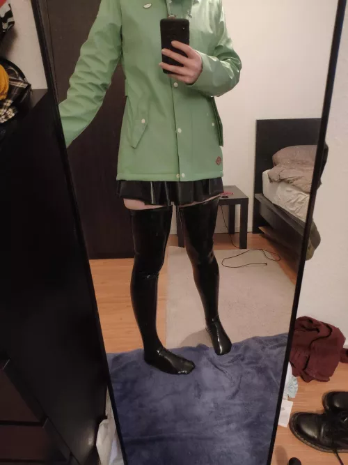 The forecast is rain all week so I've got my waterproofs on