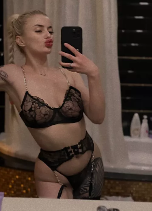 this body need to be slapped