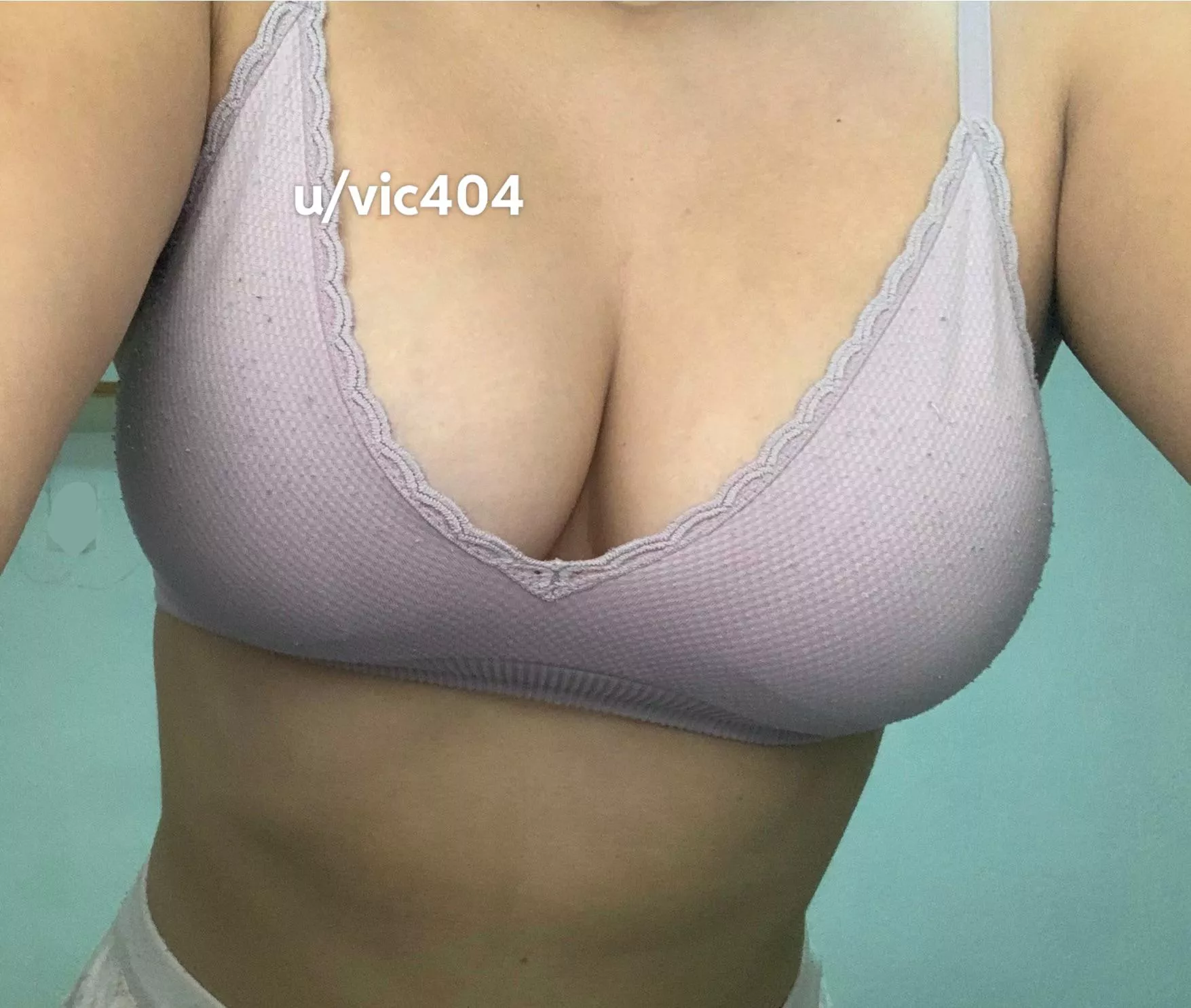 This bralette is probably my fave 😌 18[F]