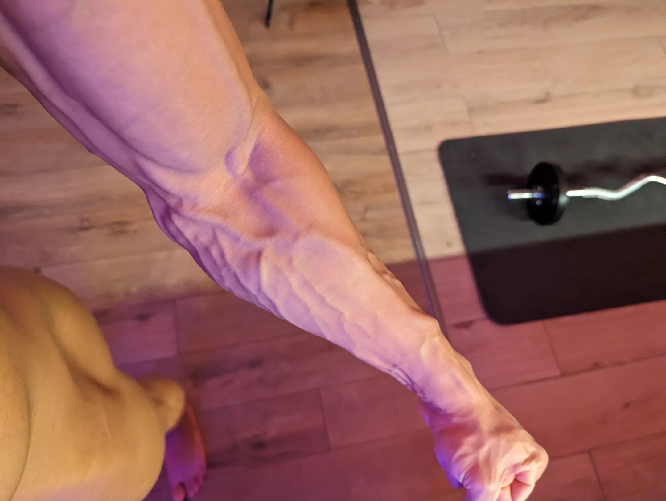 Veiny with tiny wrists 🤪