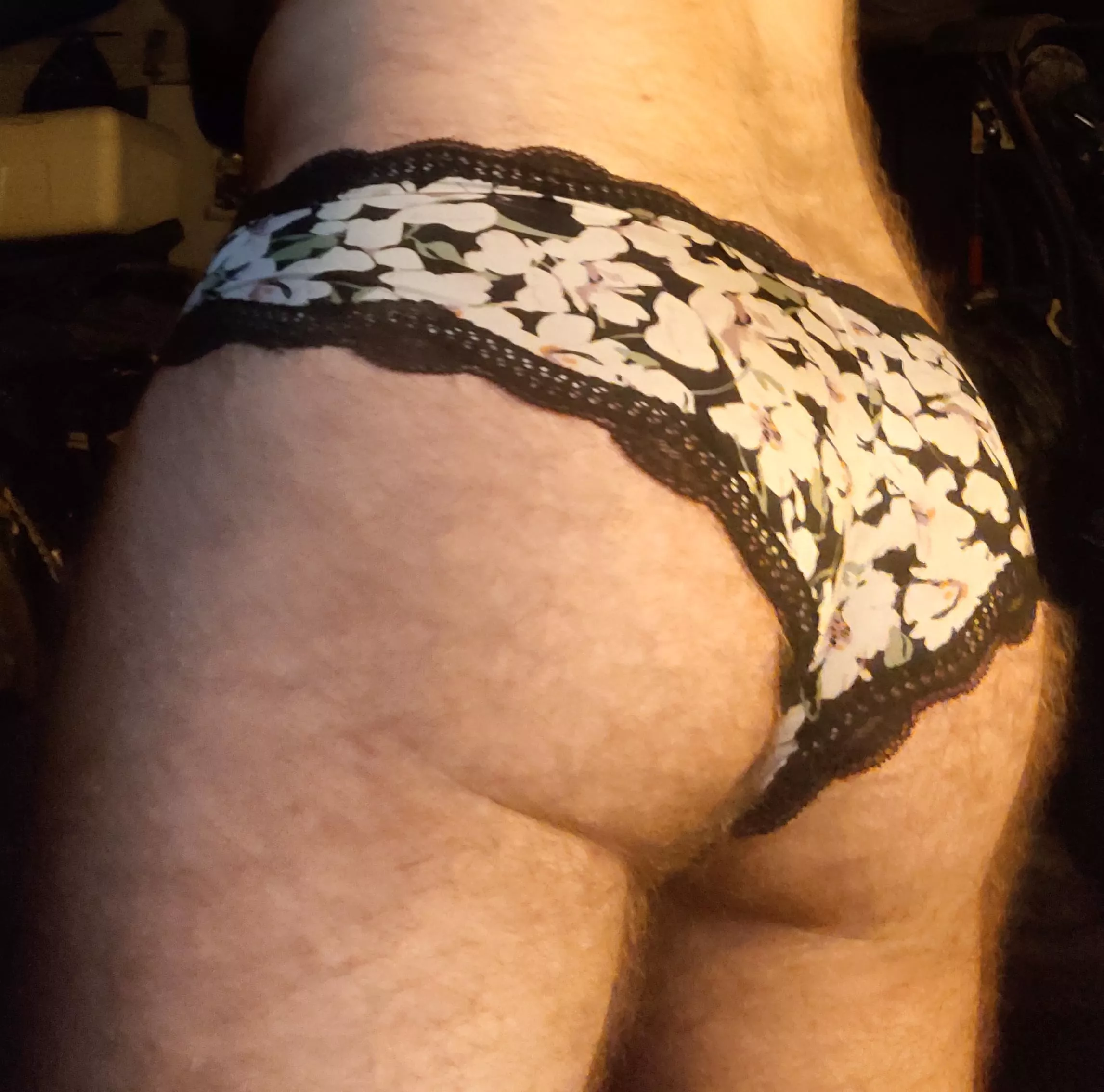 Who likes my ass?