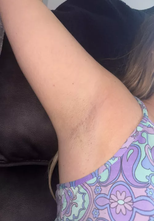 Who’s licking? 👅