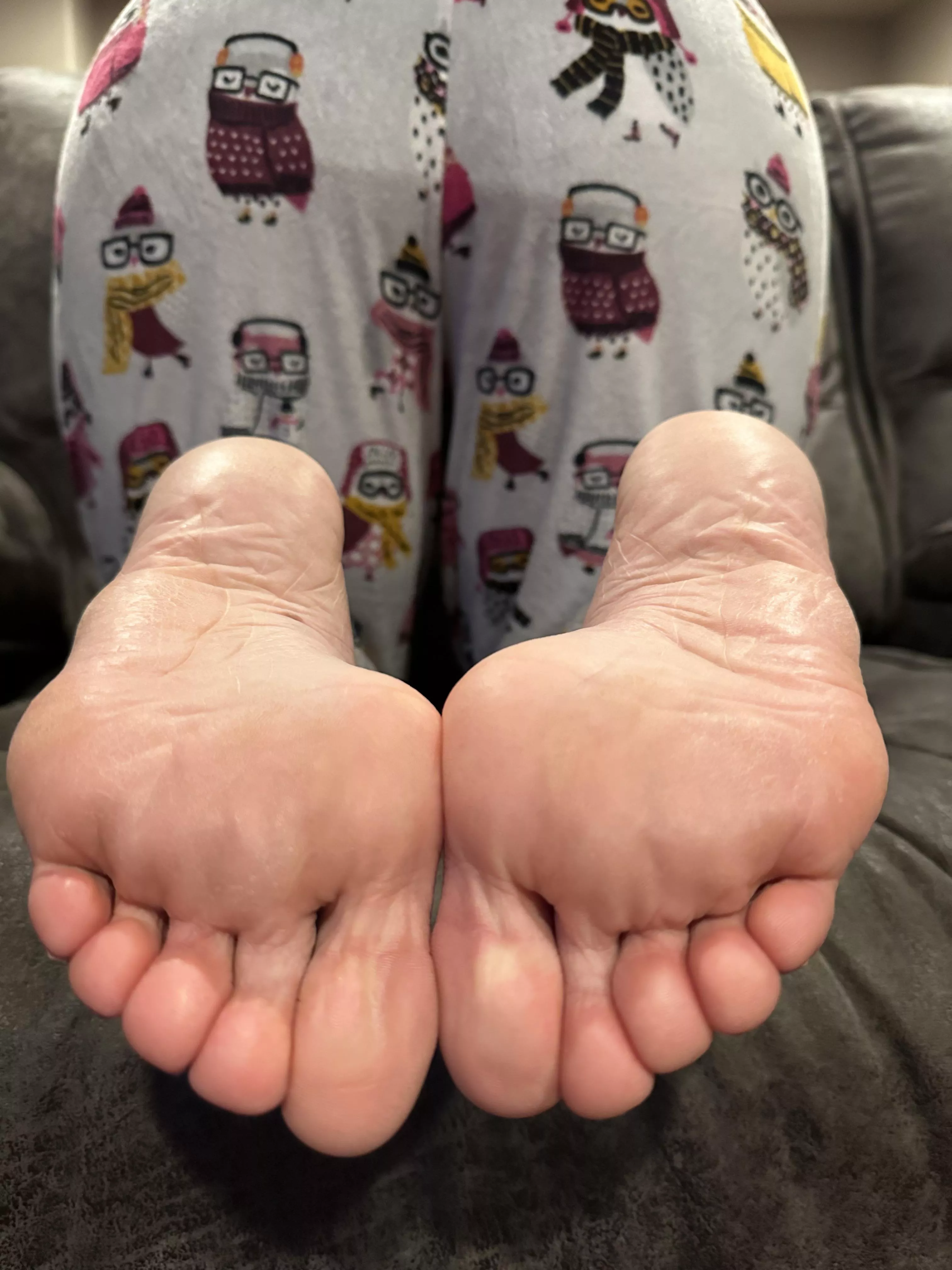 Wrinkly mom soles.. 😆
