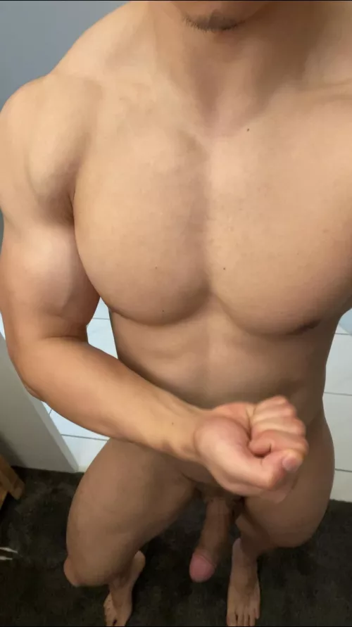 Yup u gon suck me off and worship me bro. 😎