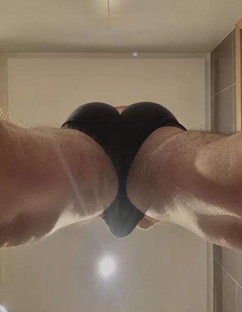 21 bi bro, what do u think about this heart? Hmu on om_0169 (face++hairy++)