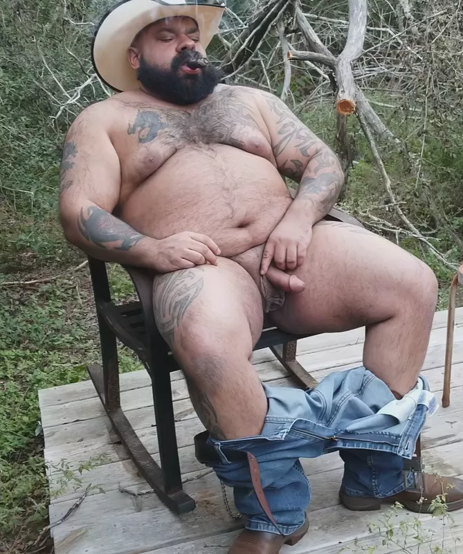 (41) Come enjoy a cigar with Daddy